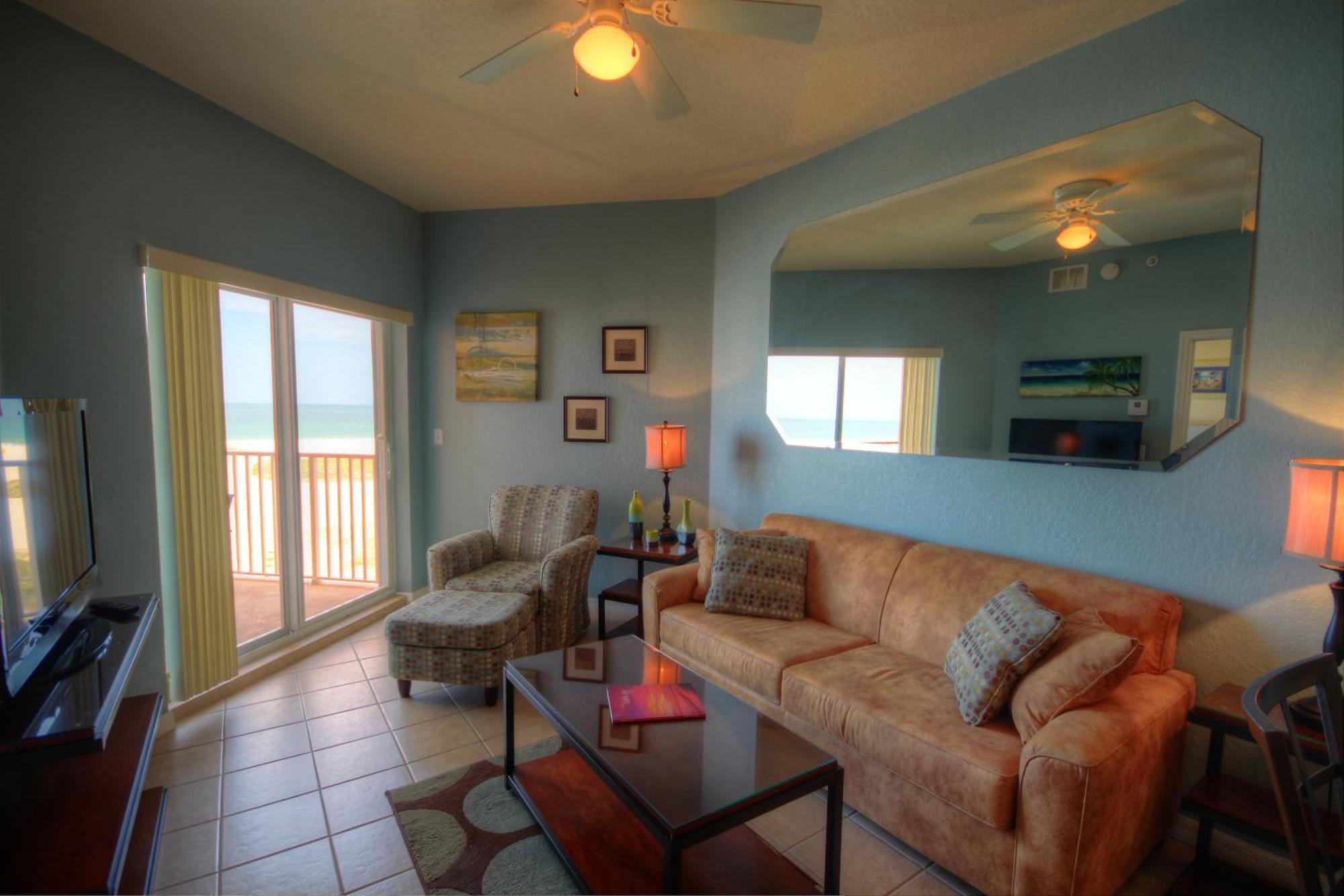 Surf Beach Resort By Sunsational Beach Rentals St. Pete Beach Room photo